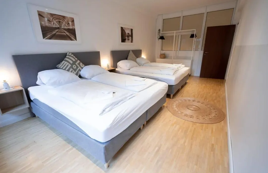 Hamburg City Center Apartment-1