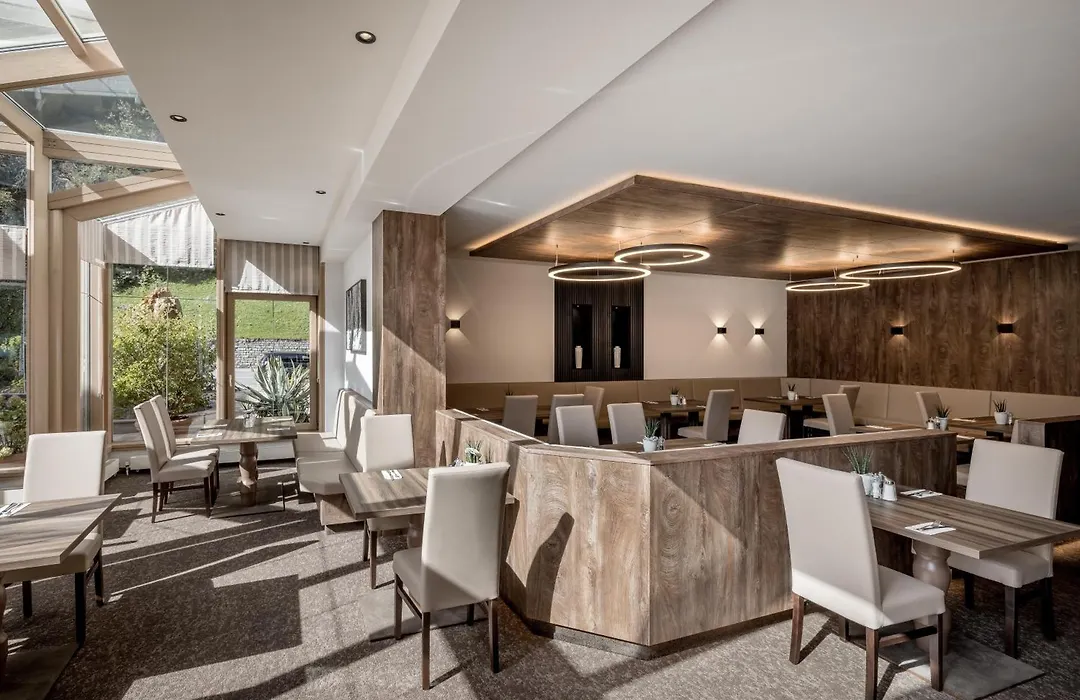 Regina Hotelsuites-1