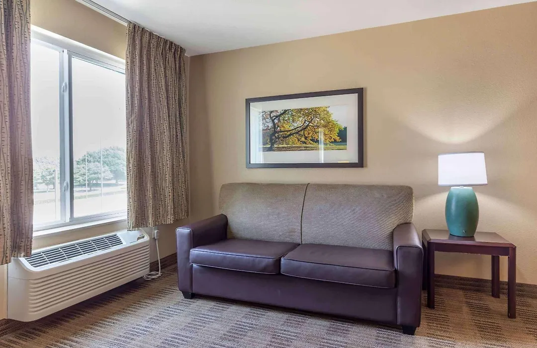 Mainstay Suites Washington Dulles Airport-1