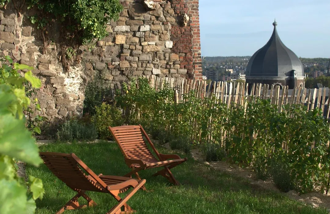 Bonjour Pierreuse-1