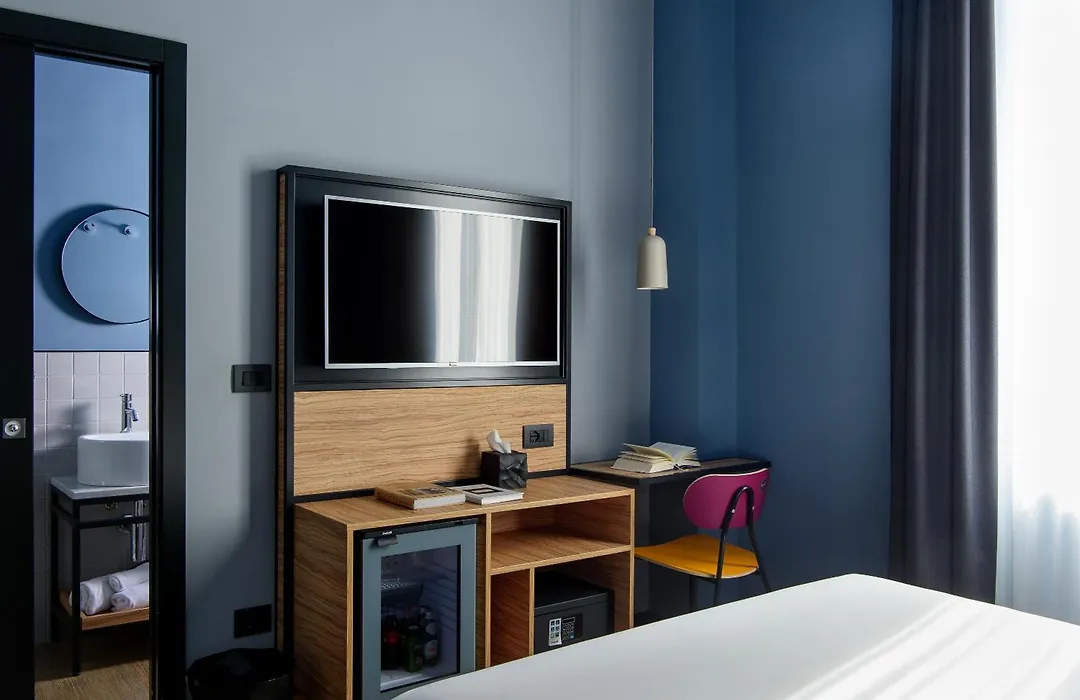 The Poet Hotel-1