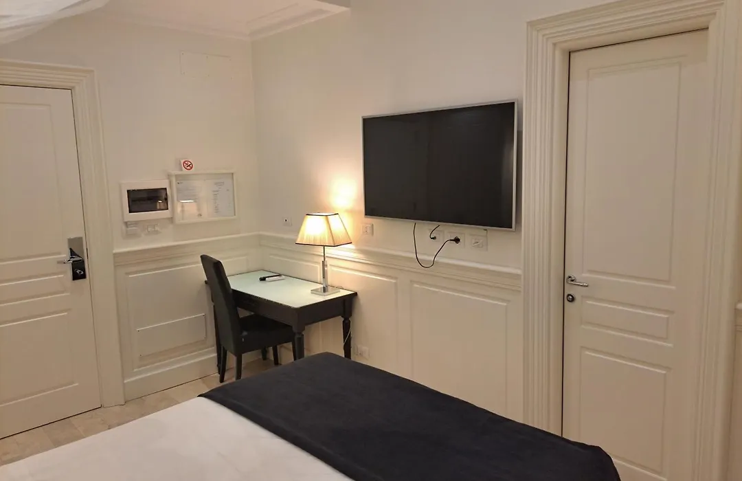 Hotel Dei Quiriti Suite-1