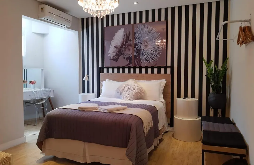 Live House Boutique-1