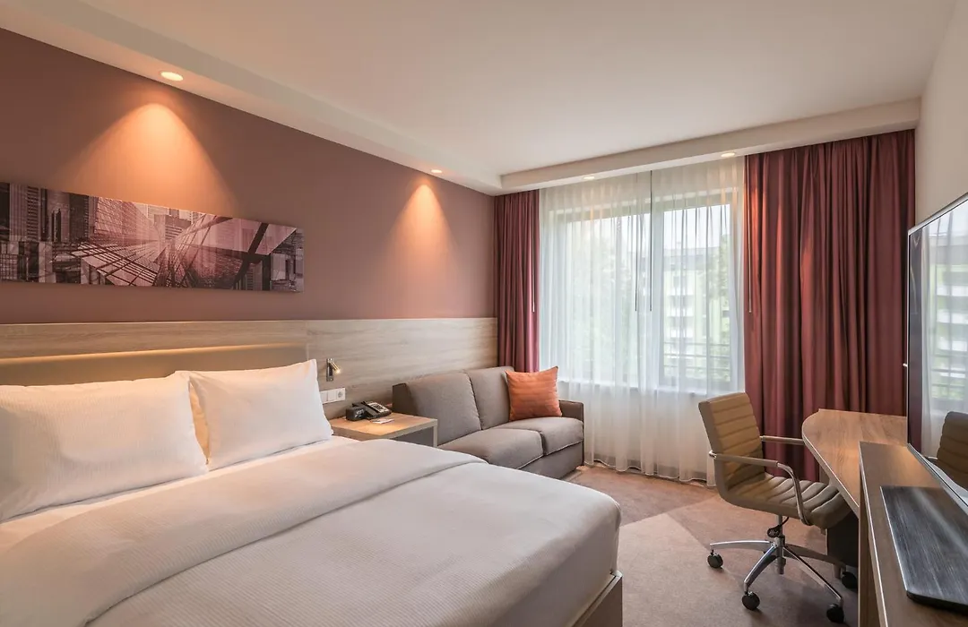 Hampton By Hilton Frankfurt City Centre East-1