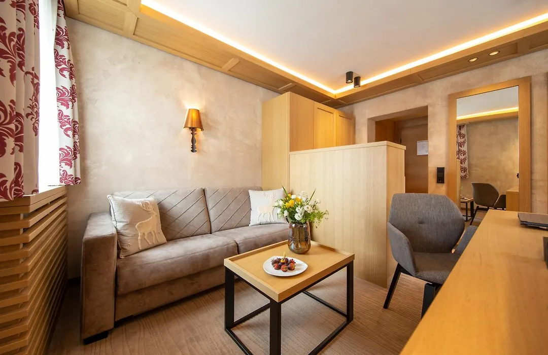 Hotel Alpina Deluxe-1