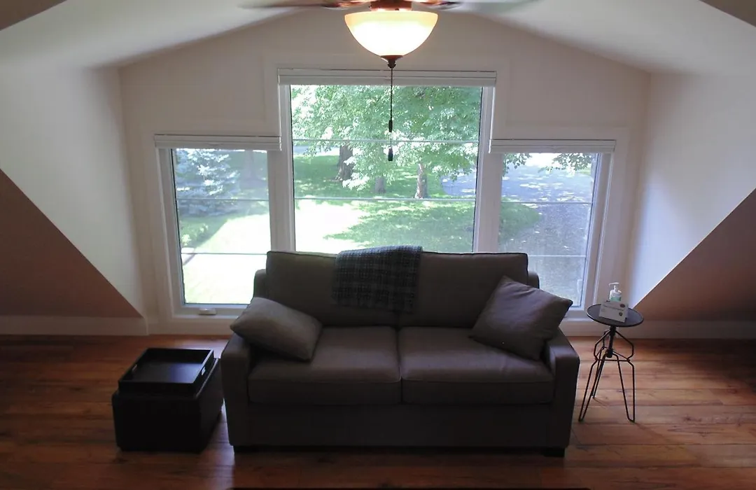 Carriage House On Kent-1
