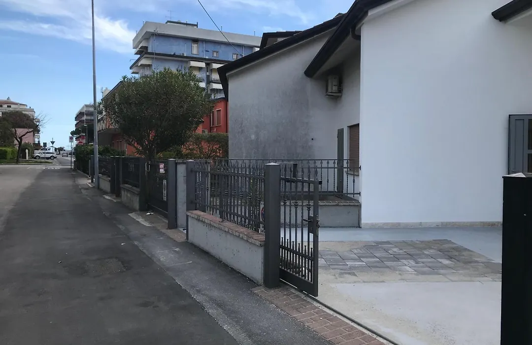 VILLINI OASI - CASETTA VICINO AL MARE CON scoperto esclusivo DA COLLA-1