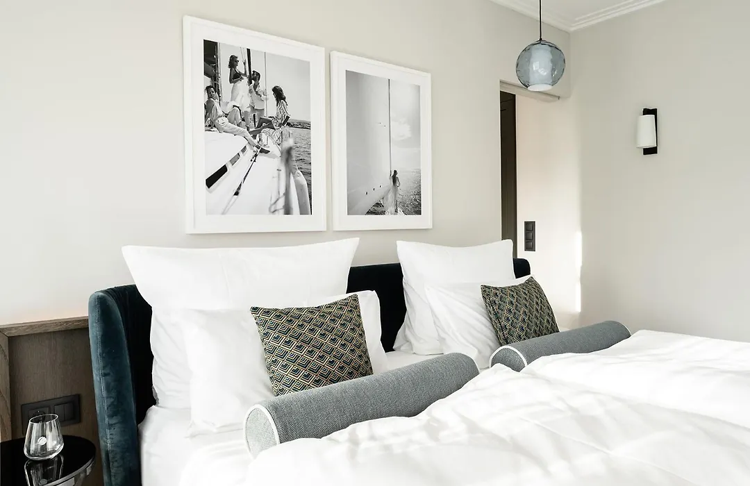 Clounys Hotel-1