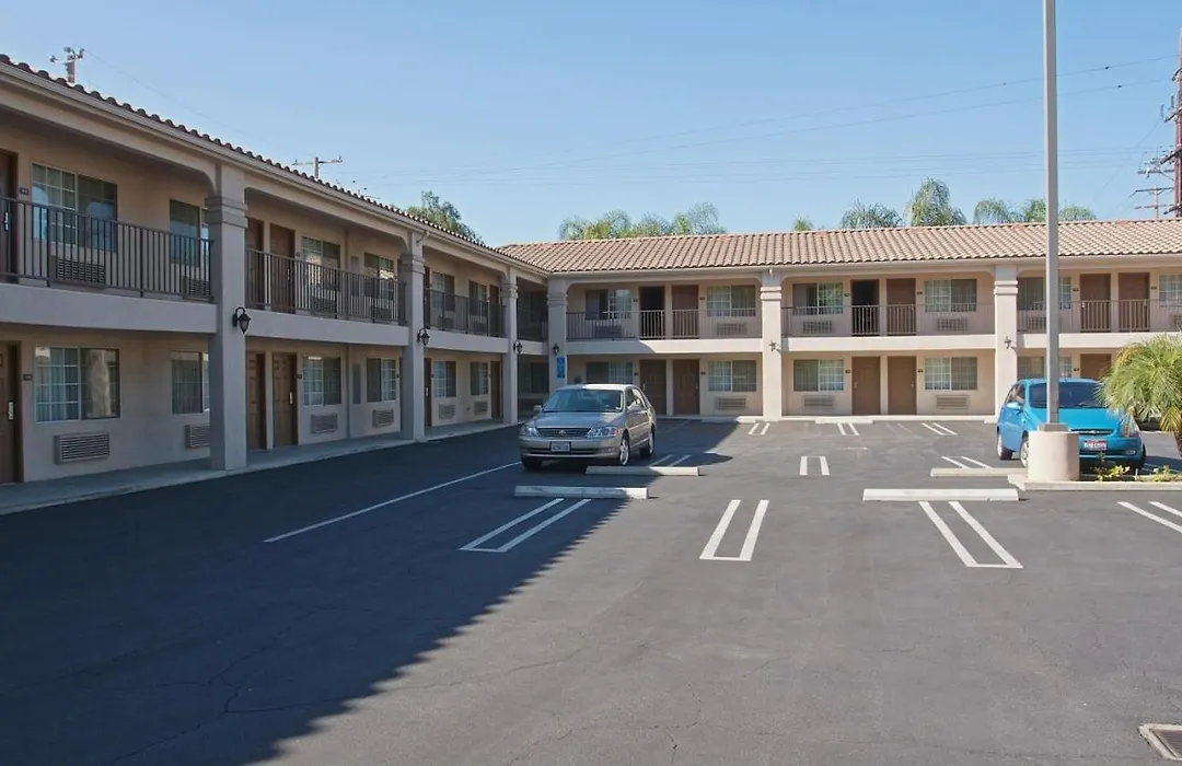 Burbank Inn And Suites-1