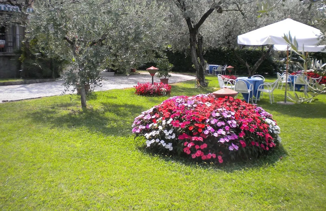 Hotel Garden-1