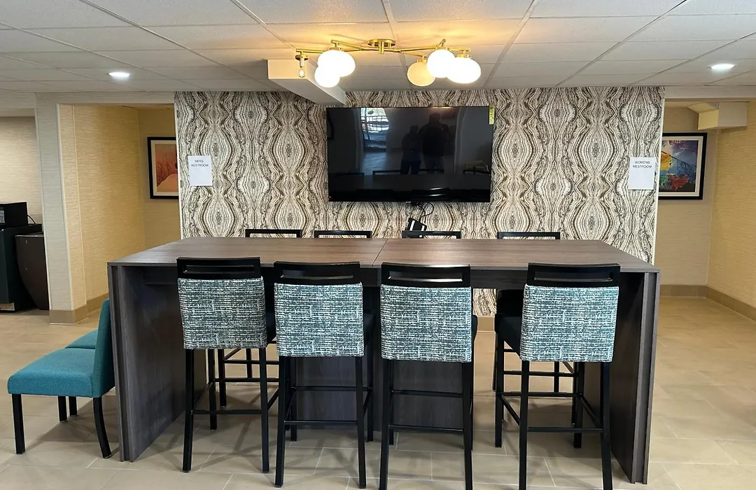 La Quinta Inn by Wyndham Albuquerque Airport-1