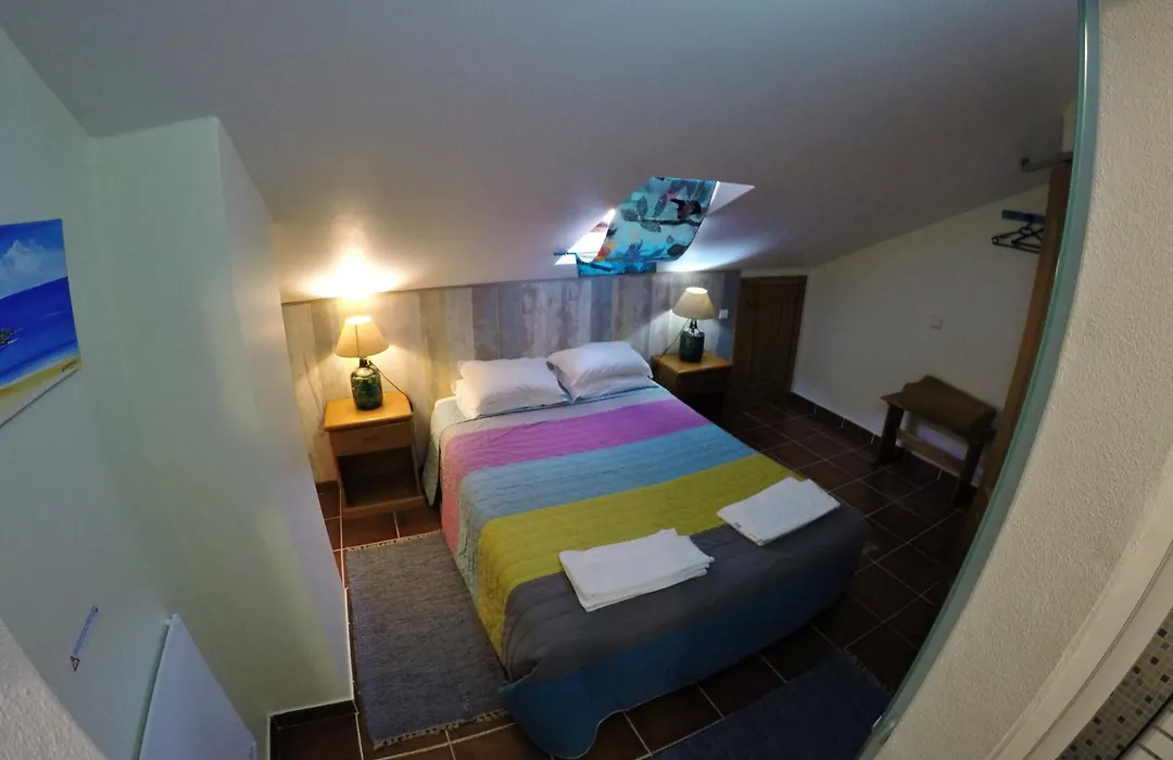 Supertubos Beach Hostel-1