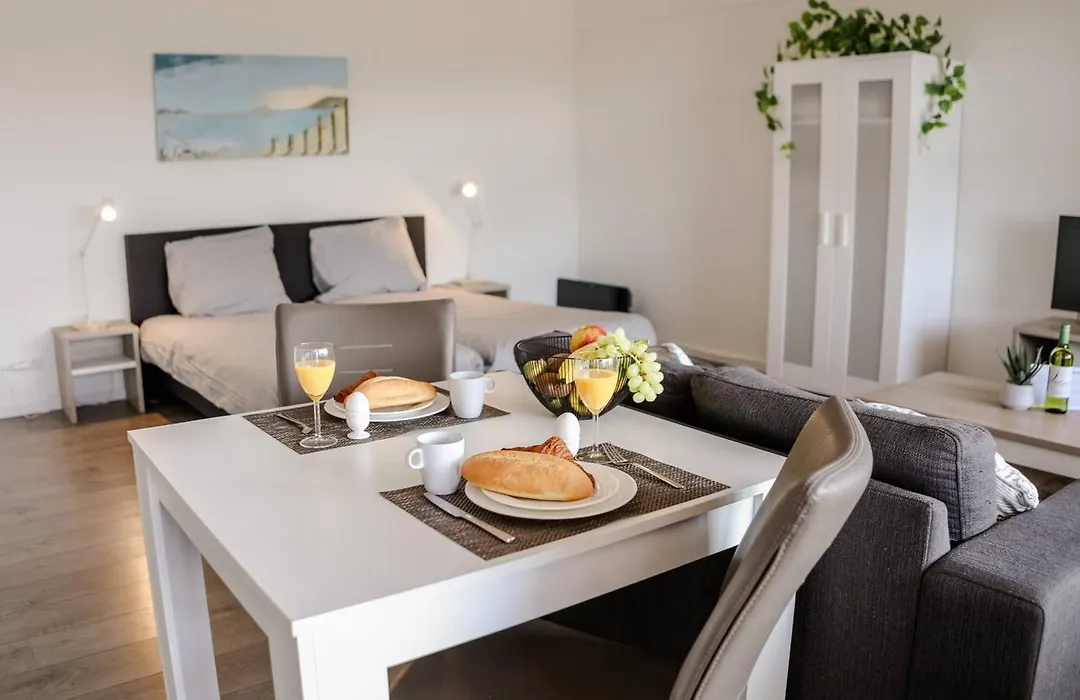 Strand Appartementen Wemeldinge-1