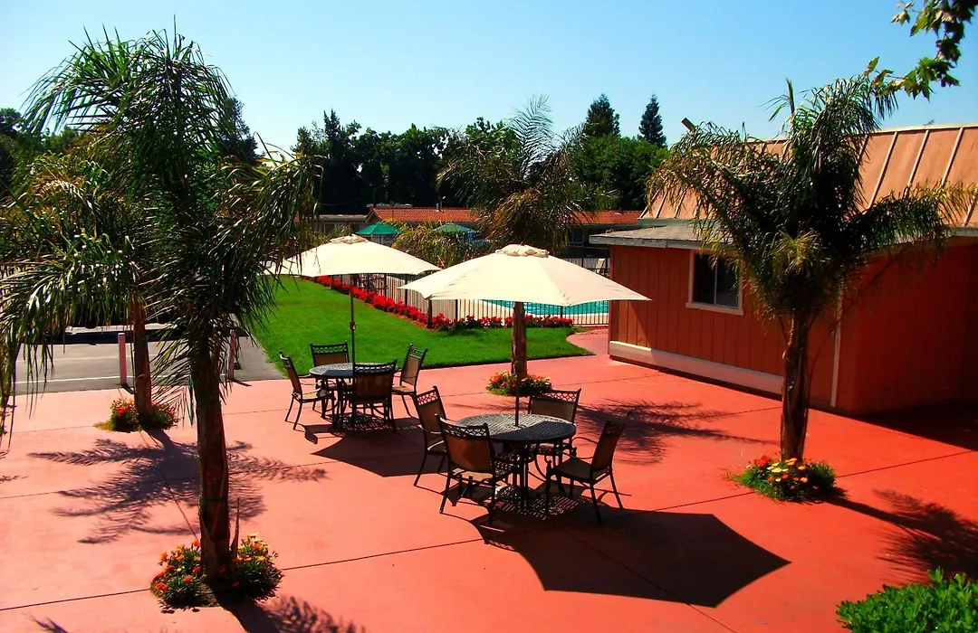 Tri-Valley Inn & Suites-1