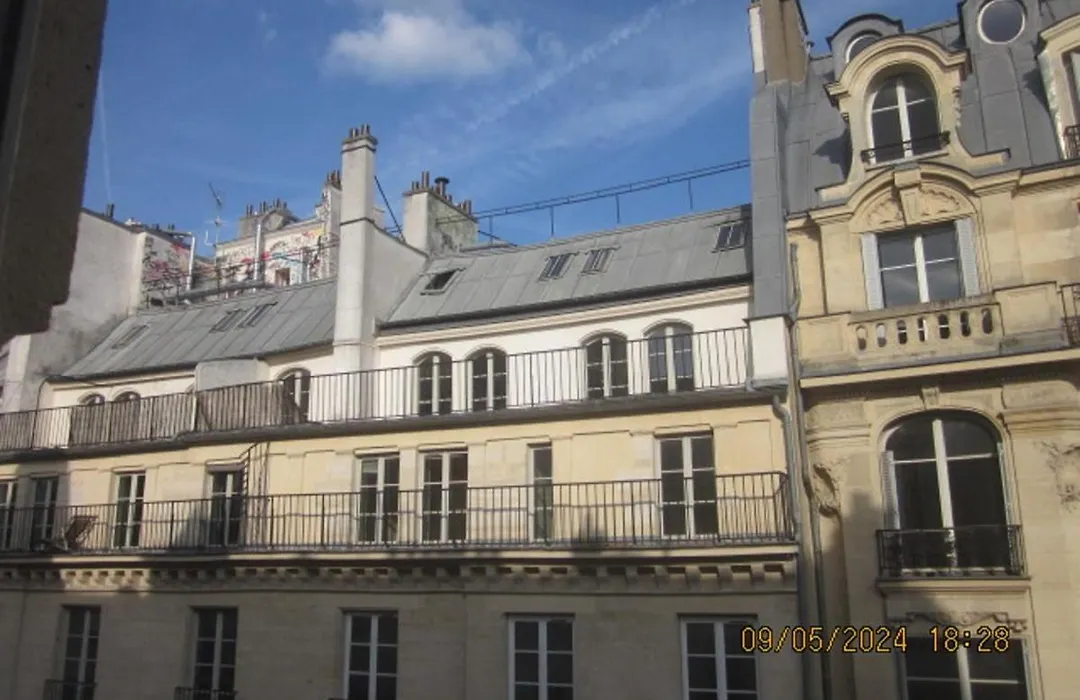 Bed And Breakfast Paris Centre-1