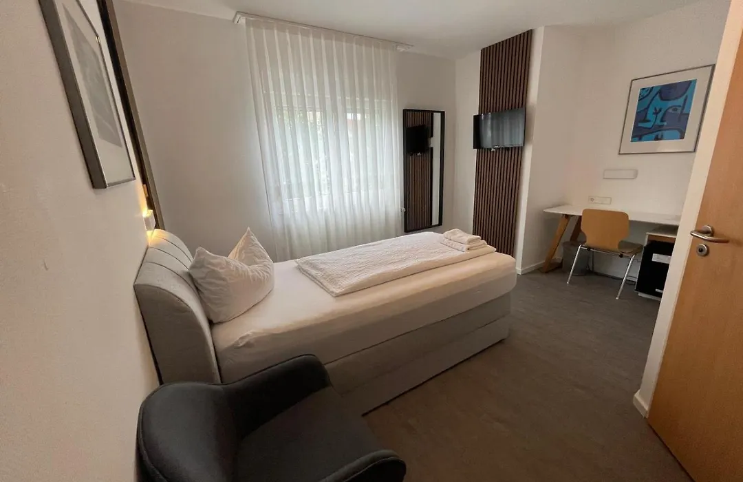 Hotel Loewen-1