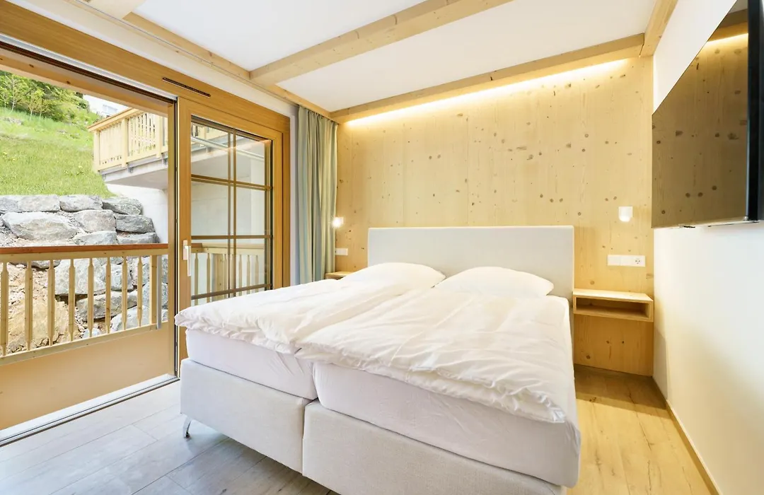 Schwarzenbach - Apartments & Rooftop Pool-1