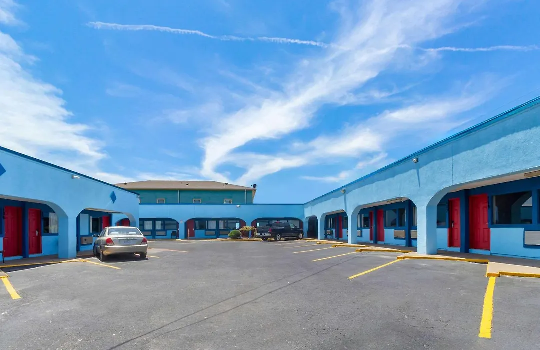 Econo Lodge Galveston Seawall-1