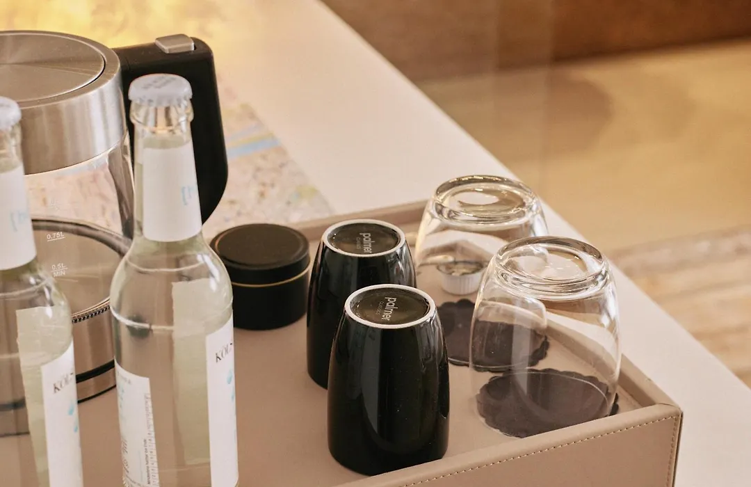 18Arts Hotel - Living In A Gallery!-1