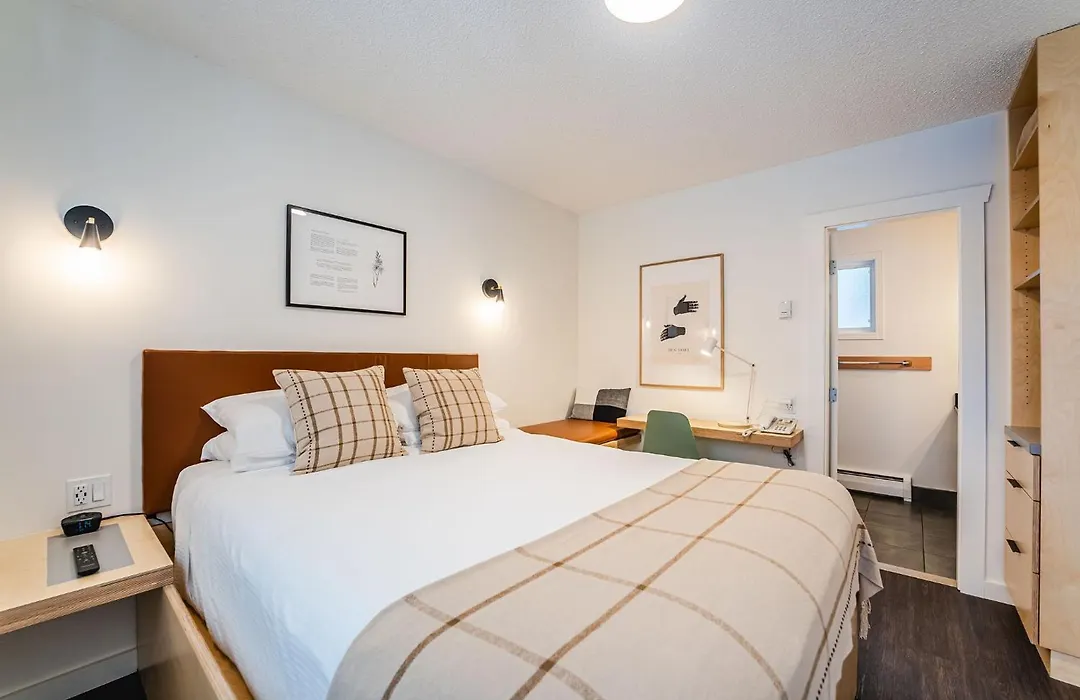 Swiss Chalet Motel-1