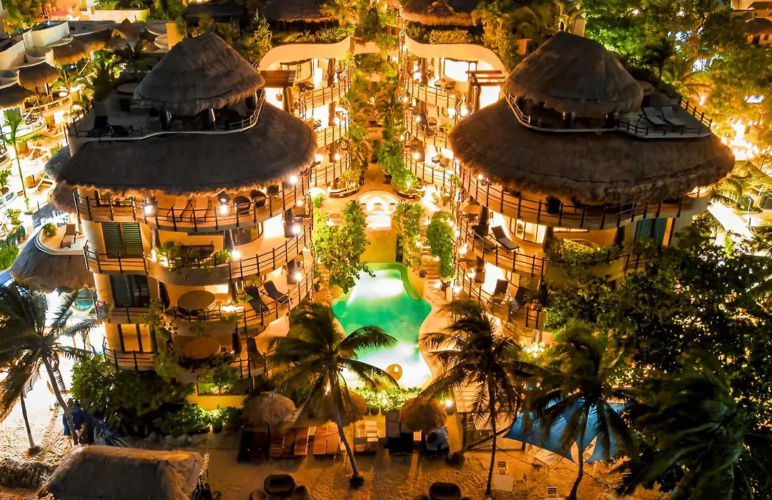 El Taj Oceanfront&Beachside Condo Hotel-1