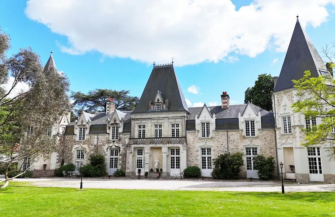 Chambres d'Hôtes Château du Bois de La Noe-1