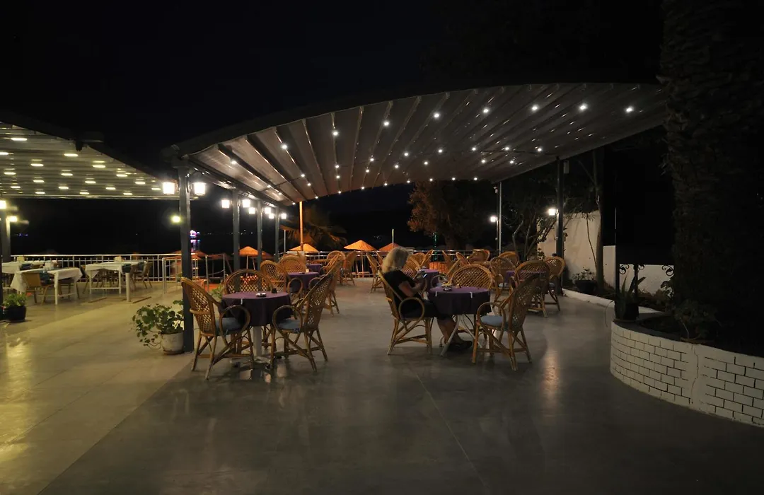 Amos Hotel-1