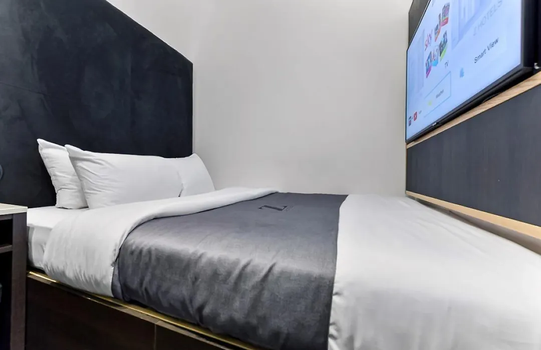The Z Hotel Trafalgar-1