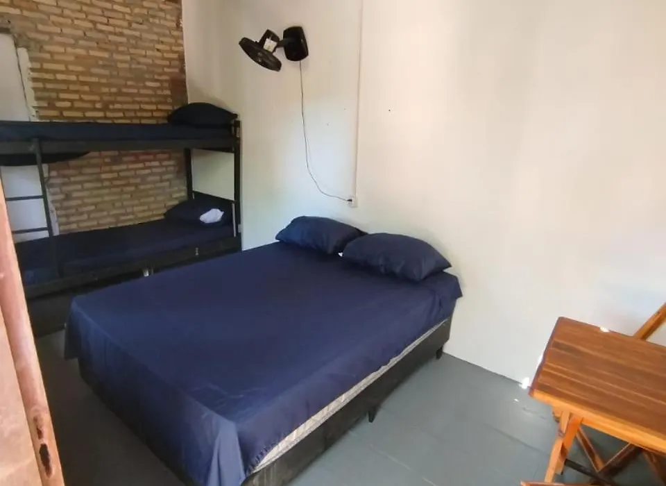 Waves Hostel & Pub-1