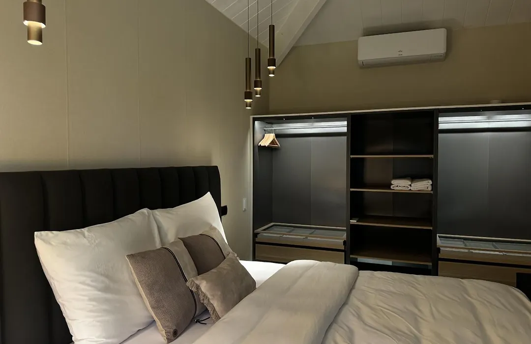 Berg en Bos Suite met luxe jacuzzi-1