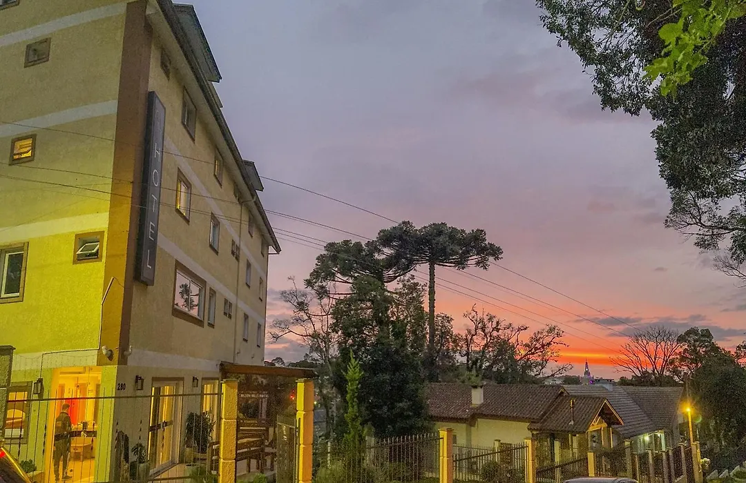 Hotel Golden Hills-1