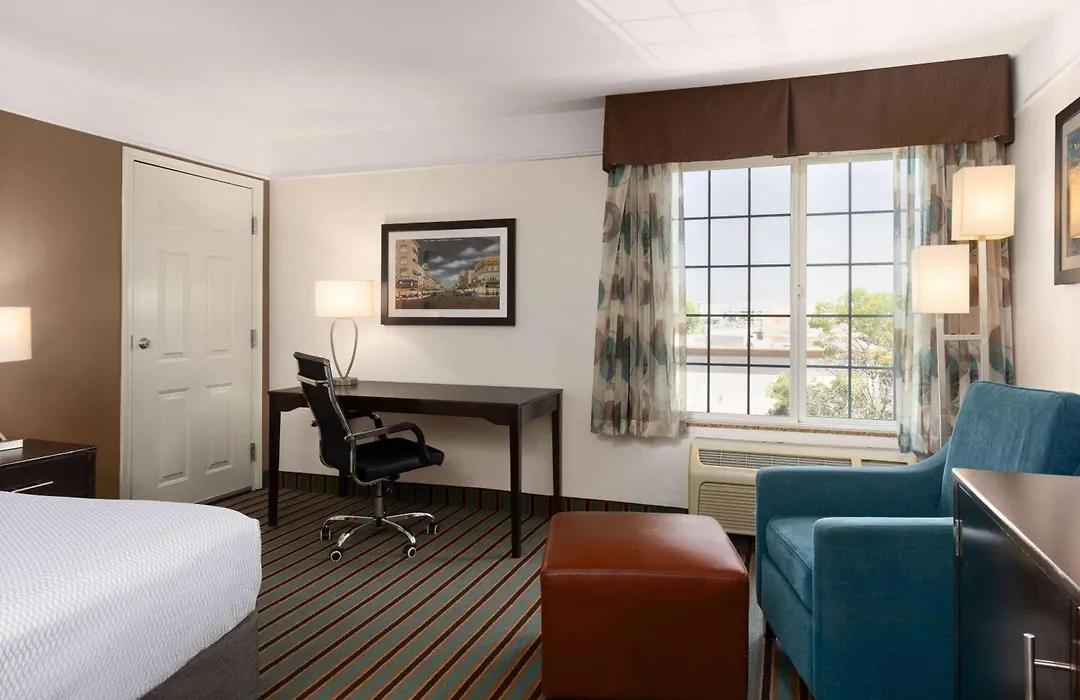 La Quinta By Wyndham Bakersfield North-1