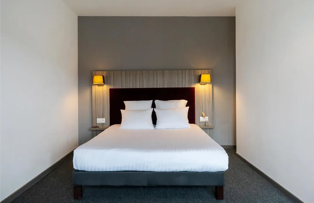 Néméa Appart-Hôtel Elypséo-1