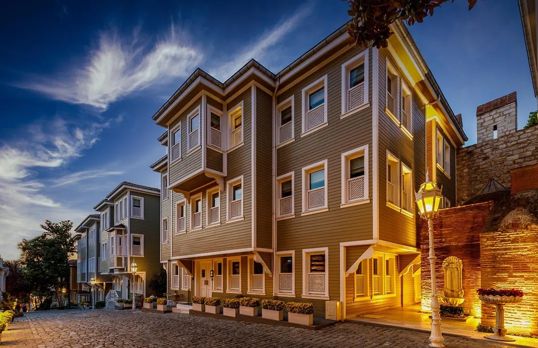 Hagia Sofia Mansions Istanbul, Curio Collection By Hilton-1