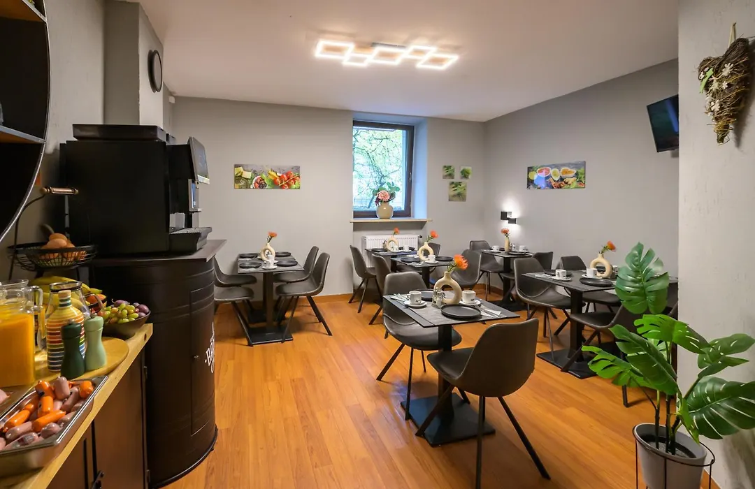 Hotel Pension Margit-1