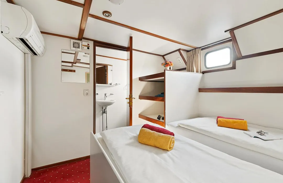 Botel Liza Marleen-1