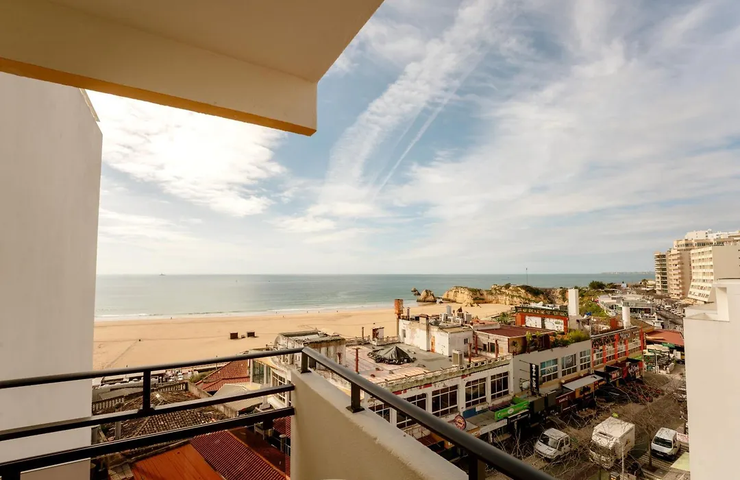 Hotel Avenida Praia-1