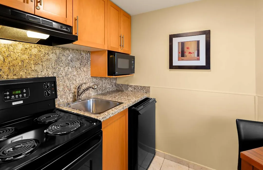 Best Western Plus Inner Harbour Hotel-1