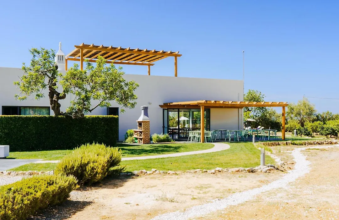 Mercedes Country House-1