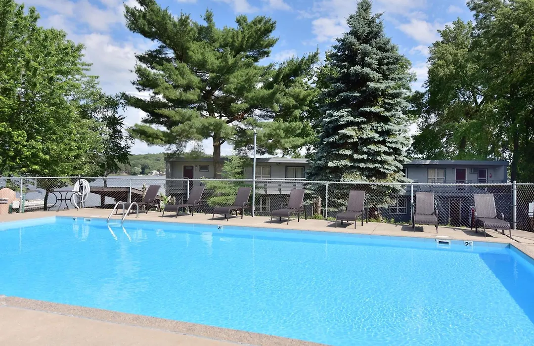 Delton Oaks Resort Motel-1