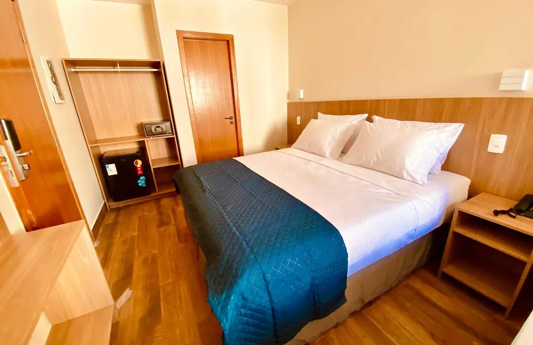Hit Hotel-1