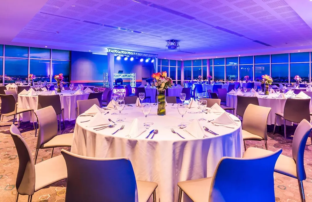 Courtyard By Marriott Bogota Airport-1