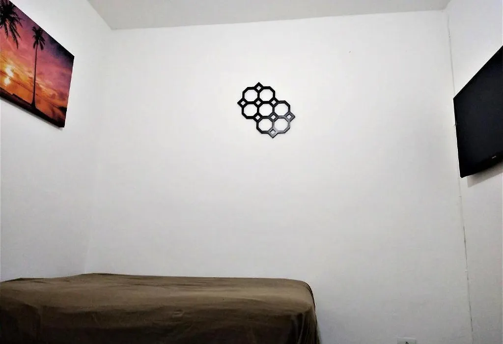 Hospedagem Primeira Quadra da Praia-1