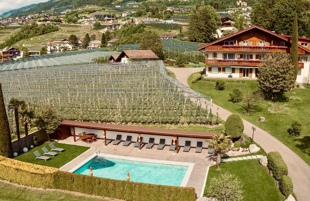 Residence Neuhaeuslhof, Apartments Meran, Guestpass-1