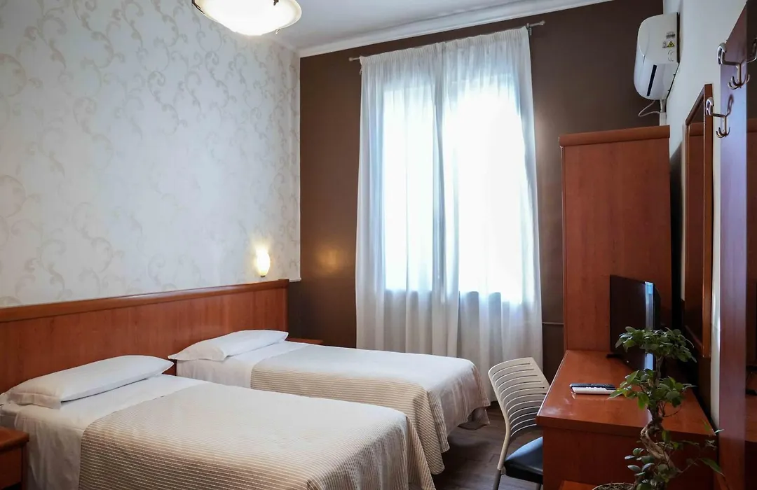 Hotel Universo-1