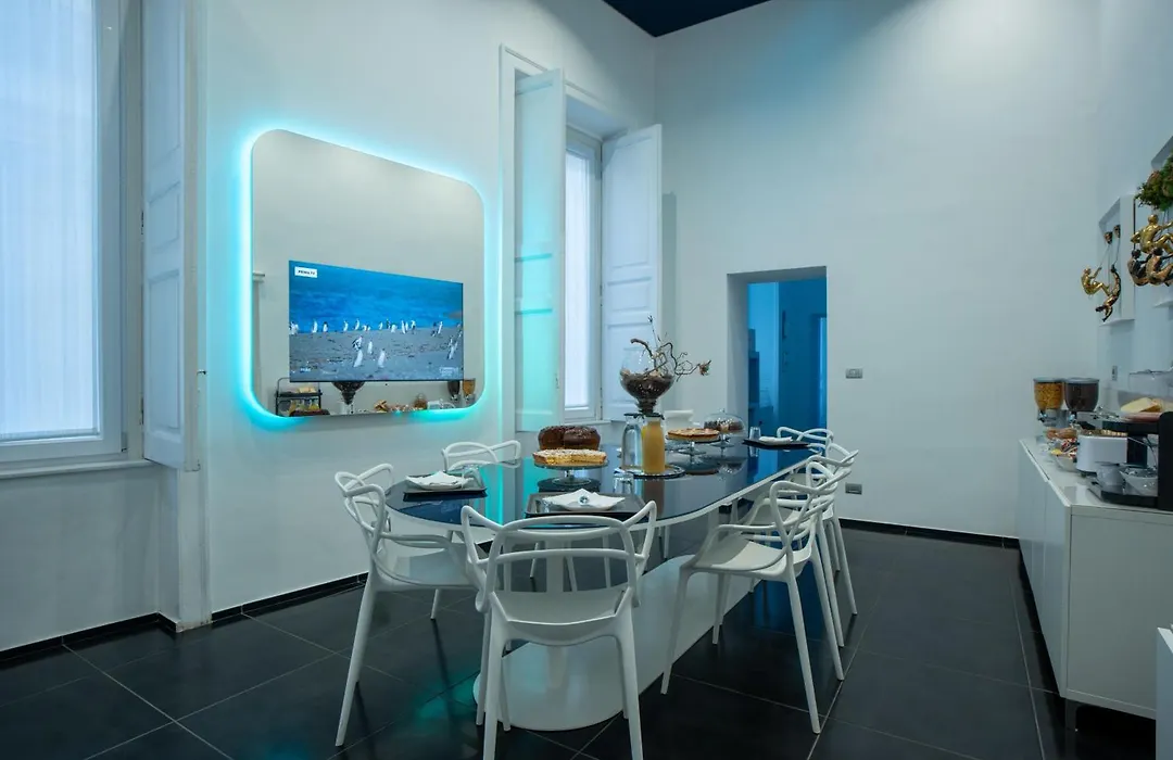 Skyhouse Chiatamone-1