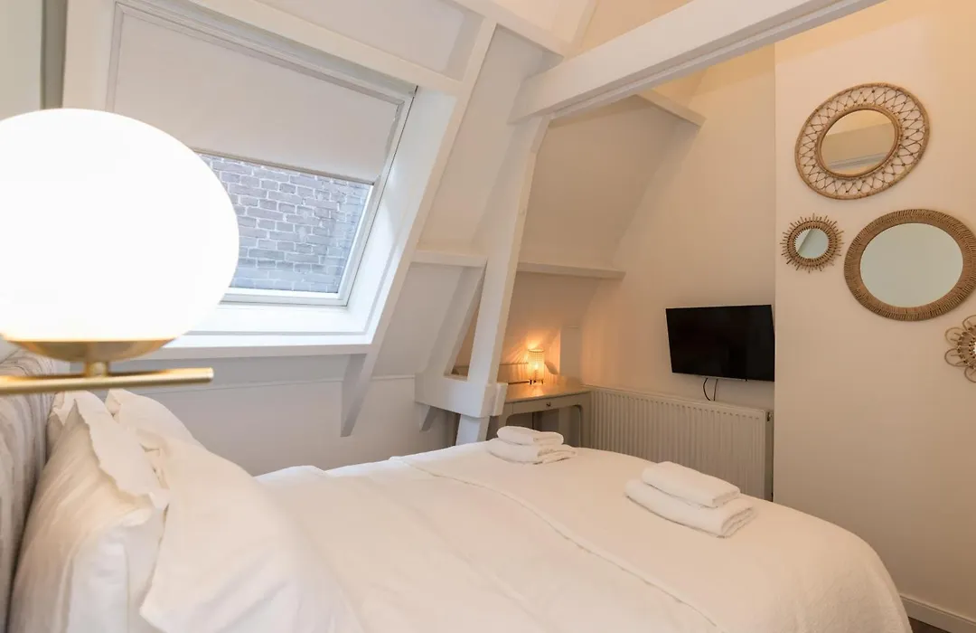 Six Boutique Hotel-1