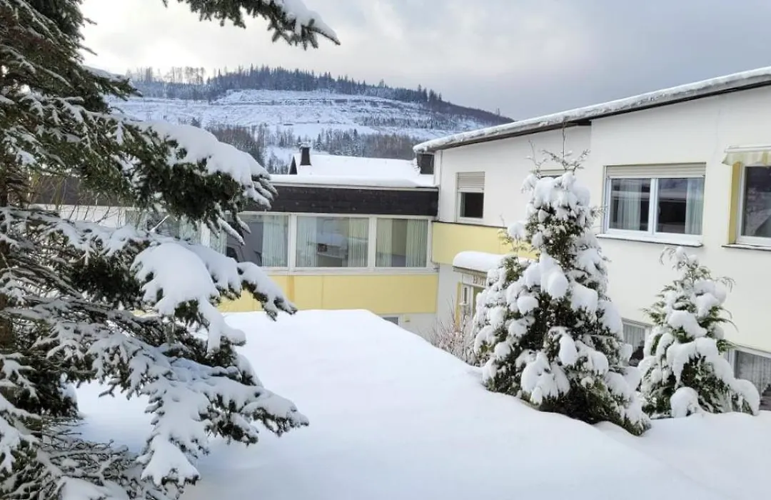 Berghotel Tromp Bed&Breakfast-1