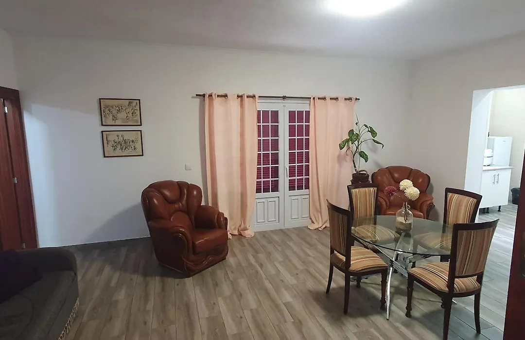 Vitorino De Nemesio Guesthouse-1