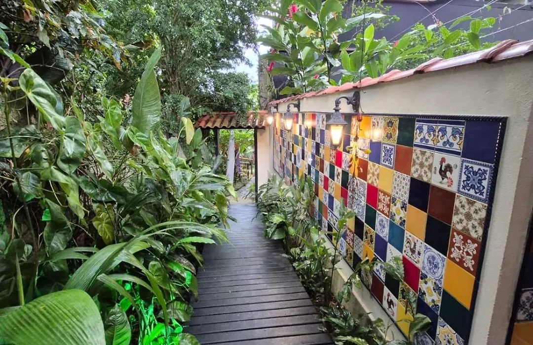 Aratinga Inn-1